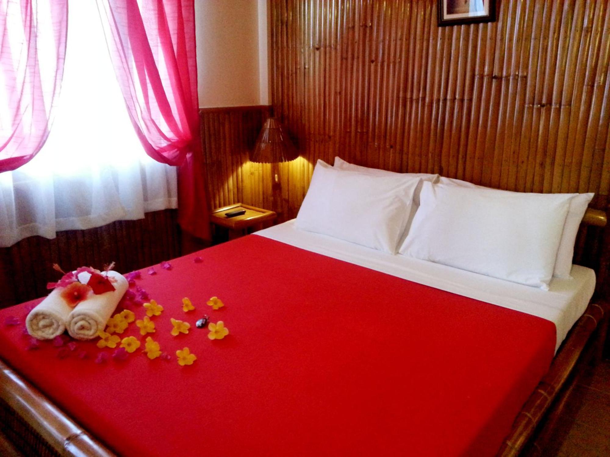סמאל Hof Gorei Beach Resort Davao מראה חיצוני תמונה
